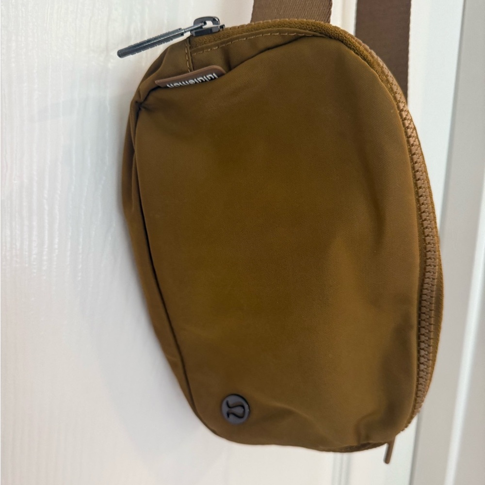 Lululemon 1L everywhere belt bag